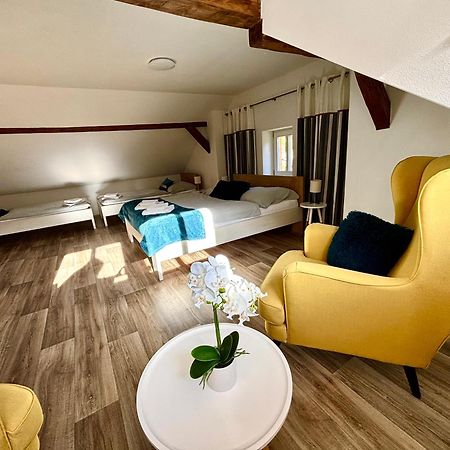 Apartmany Rosenberg โรเช็มเบิร์ก นาด วัลตาวูว์ ภายนอก รูปภาพ