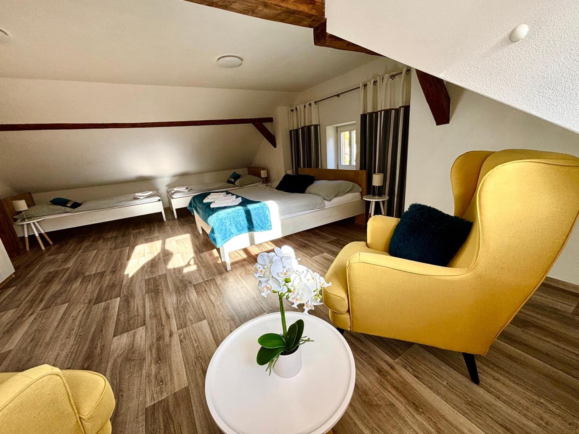 Apartmany Rosenberg โรเช็มเบิร์ก นาด วัลตาวูว์ ภายนอก รูปภาพ